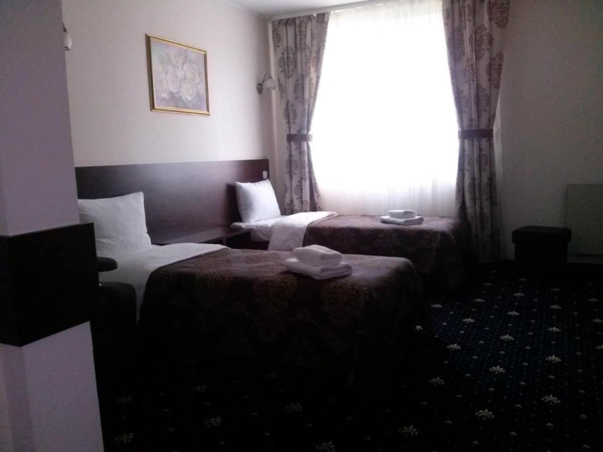 Faraon Hotel Iwano-Frankiwsk Exterior foto