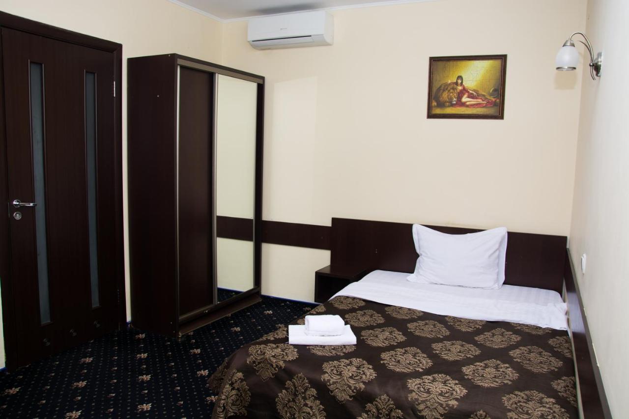 Faraon Hotel Iwano-Frankiwsk Exterior foto